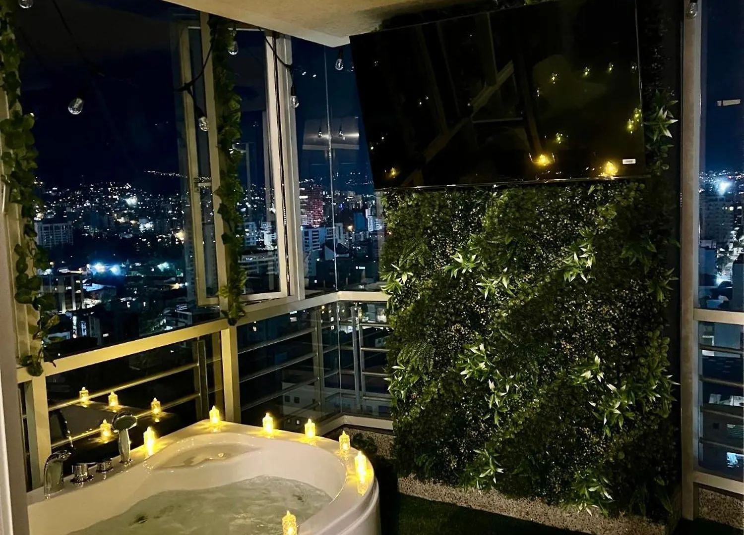 Quito Skyline Suite Panoramica 1303 -Luxury Stay