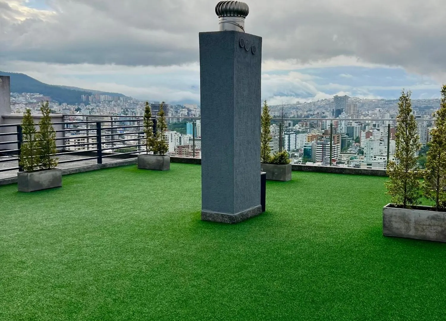Quito Skyline Suite Panoramica 1303 -Luxury Stay 0*,  Ecuador